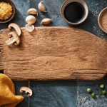 shiitakes recettes ingrédients frais sur planche