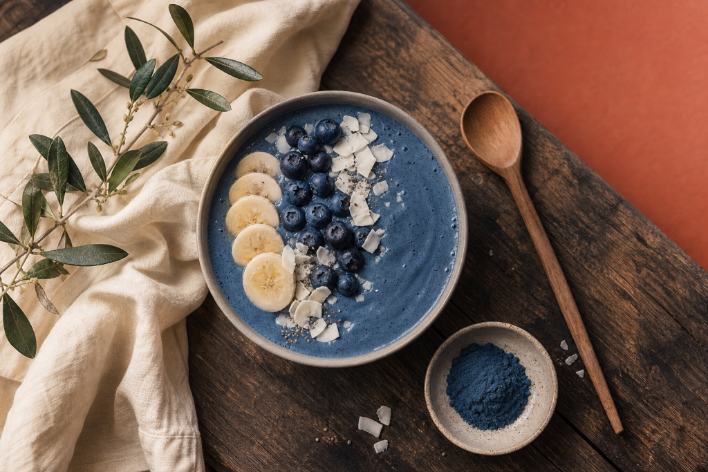 Aliments bleus : bol bleu spiruline